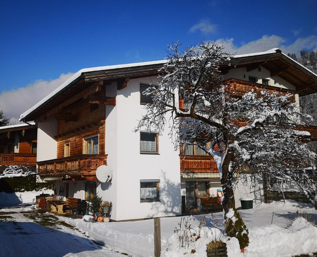 シュトゥンムHaus Carmenアパートメント エクステリア 写真